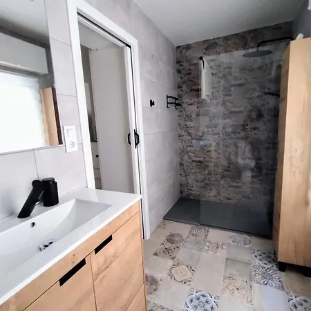 Boho Chic Modern 2bed, 2bath, 5 Mins Calle Loreto * 데니아